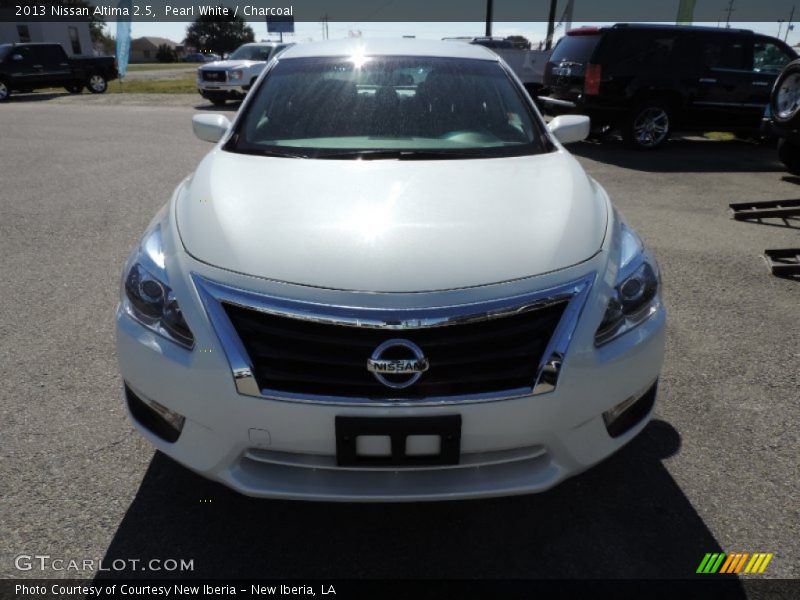 Pearl White / Charcoal 2013 Nissan Altima 2.5