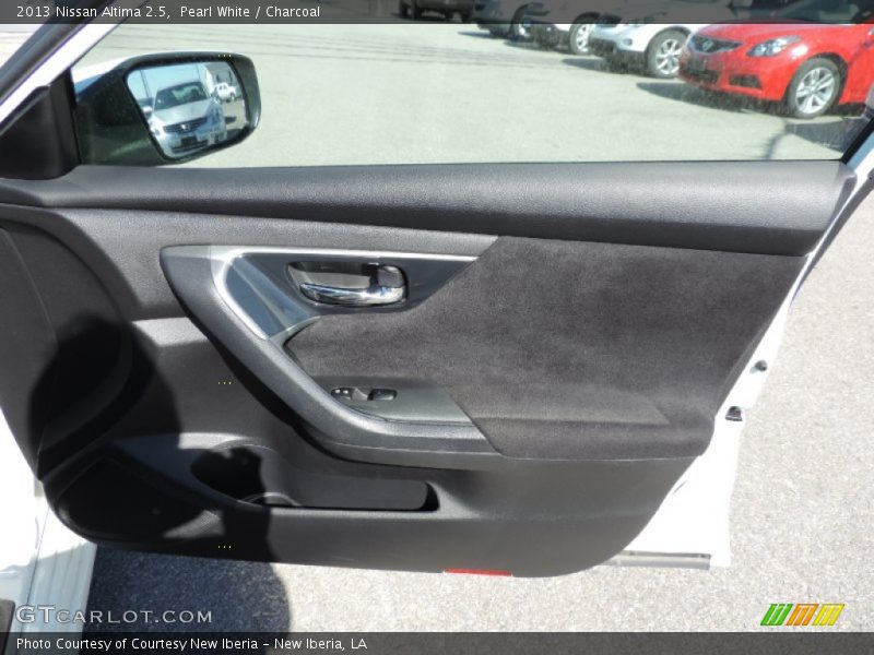 Pearl White / Charcoal 2013 Nissan Altima 2.5