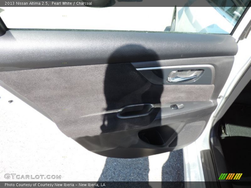 Pearl White / Charcoal 2013 Nissan Altima 2.5