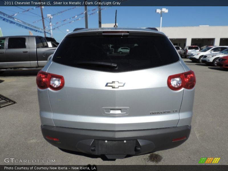 Silver Ice Metallic / Dark Gray/Light Gray 2011 Chevrolet Traverse LS