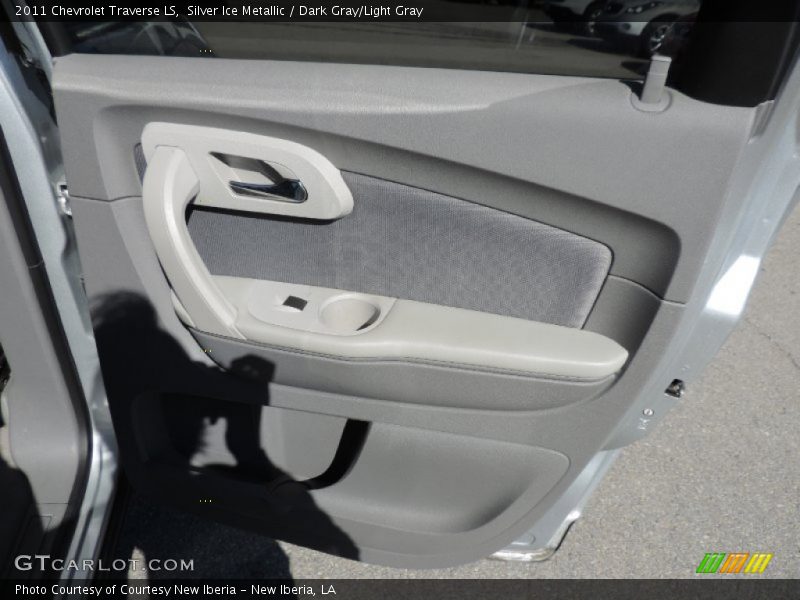 Silver Ice Metallic / Dark Gray/Light Gray 2011 Chevrolet Traverse LS
