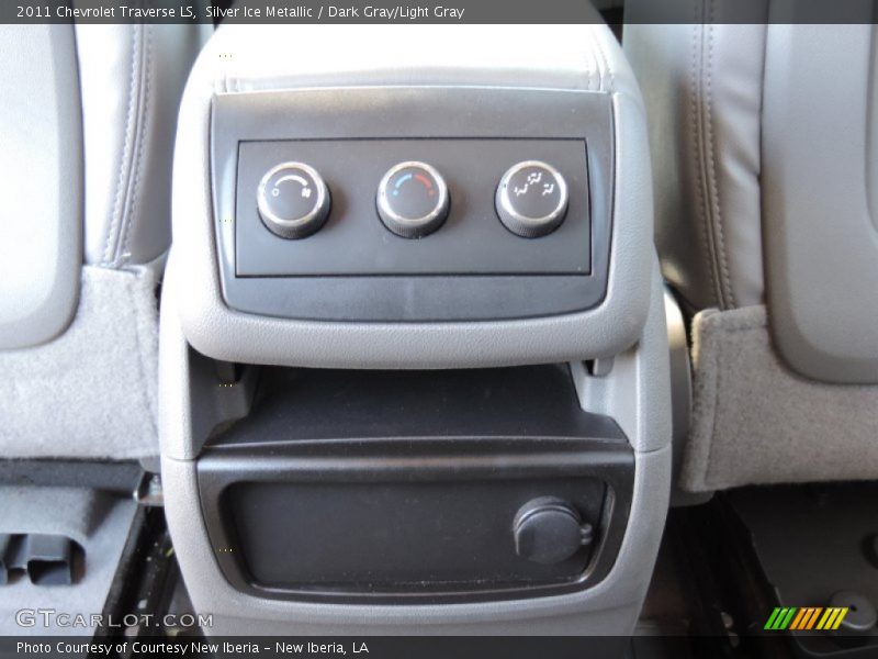 Silver Ice Metallic / Dark Gray/Light Gray 2011 Chevrolet Traverse LS