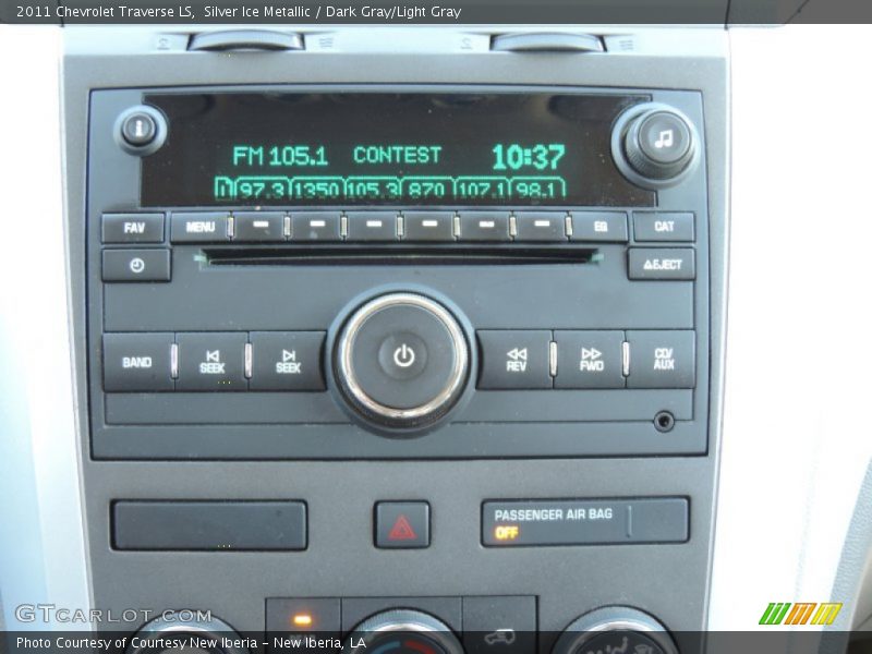 Silver Ice Metallic / Dark Gray/Light Gray 2011 Chevrolet Traverse LS
