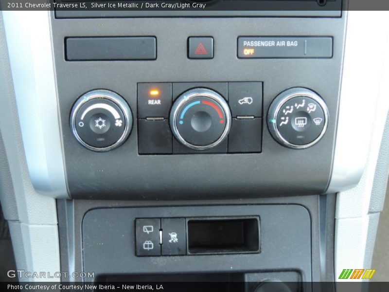 Silver Ice Metallic / Dark Gray/Light Gray 2011 Chevrolet Traverse LS
