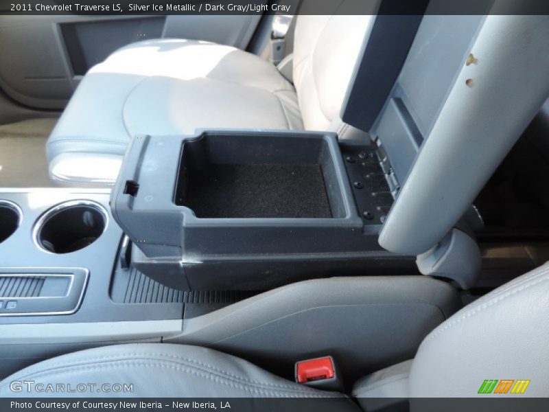 Silver Ice Metallic / Dark Gray/Light Gray 2011 Chevrolet Traverse LS