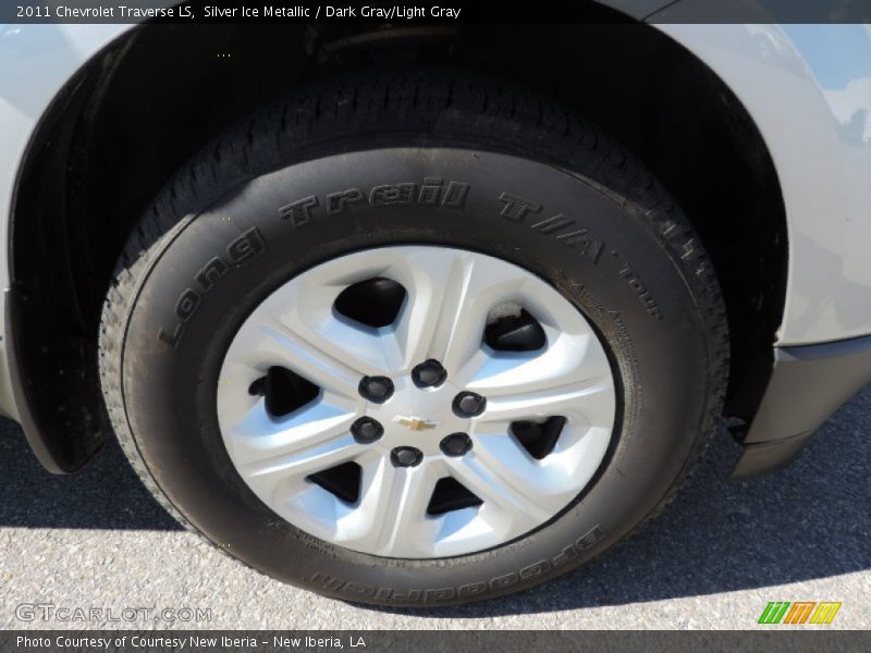 Silver Ice Metallic / Dark Gray/Light Gray 2011 Chevrolet Traverse LS