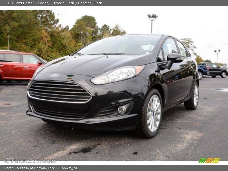 Tuxedo Black / Charcoal Black 2014 Ford Fiesta SE Sedan
