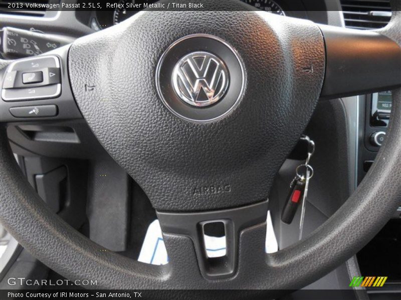 Reflex Silver Metallic / Titan Black 2013 Volkswagen Passat 2.5L S