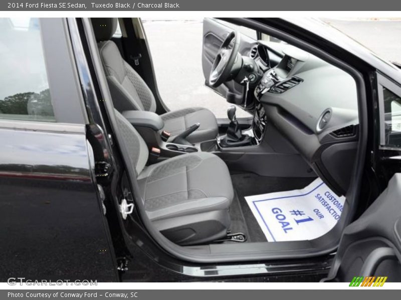 Tuxedo Black / Charcoal Black 2014 Ford Fiesta SE Sedan