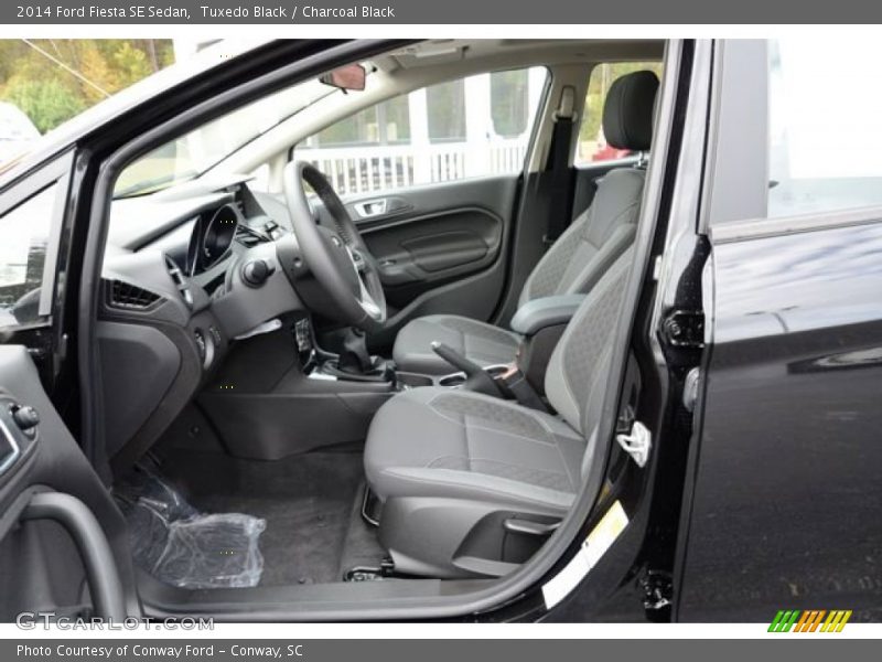 Tuxedo Black / Charcoal Black 2014 Ford Fiesta SE Sedan