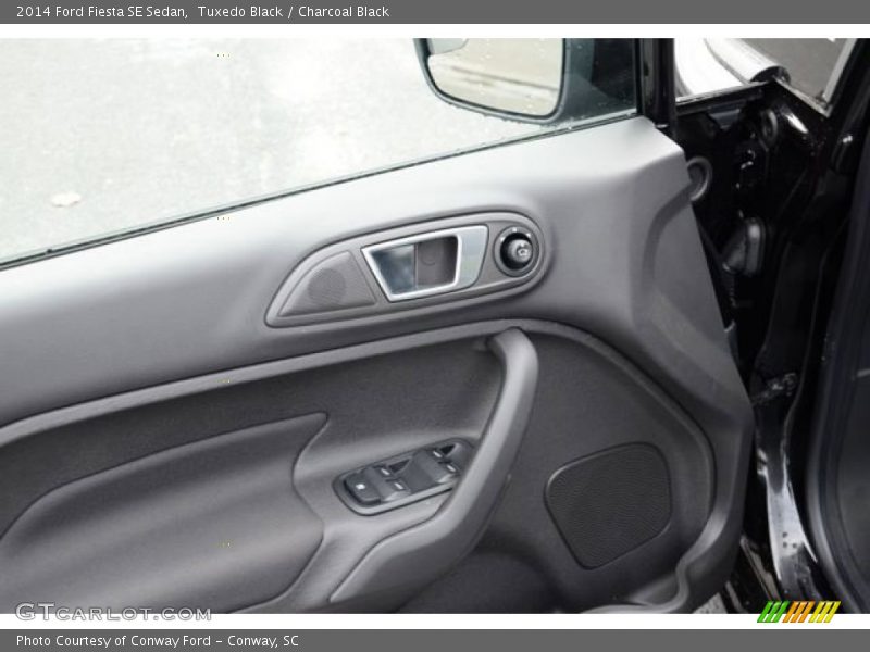 Tuxedo Black / Charcoal Black 2014 Ford Fiesta SE Sedan