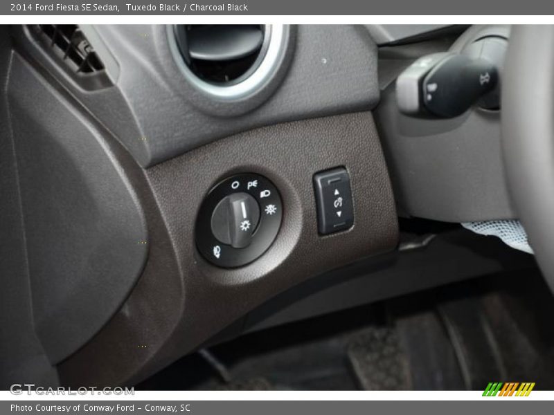 Tuxedo Black / Charcoal Black 2014 Ford Fiesta SE Sedan