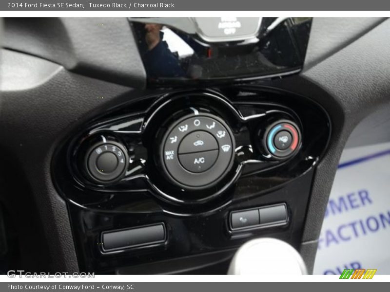 Tuxedo Black / Charcoal Black 2014 Ford Fiesta SE Sedan