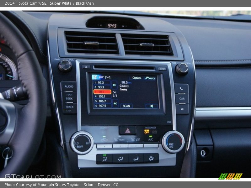 Super White / Black/Ash 2014 Toyota Camry SE