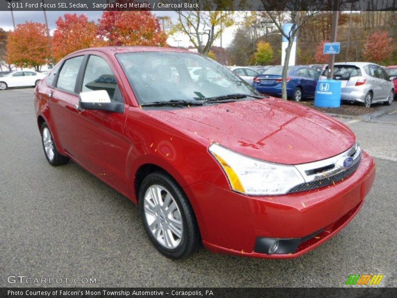 Front 3/4 View of 2011 Focus SEL Sedan