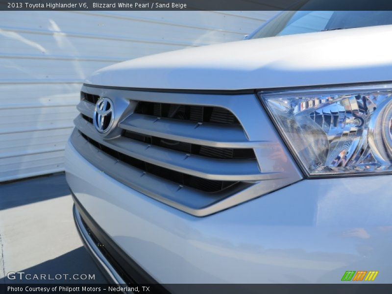 Blizzard White Pearl / Sand Beige 2013 Toyota Highlander V6