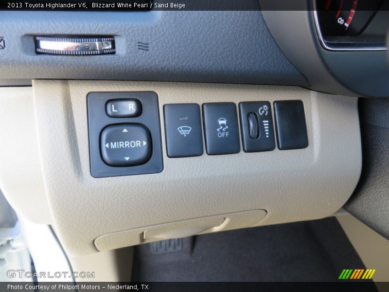 Blizzard White Pearl / Sand Beige 2013 Toyota Highlander V6
