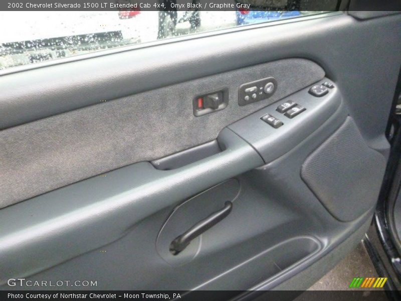 Onyx Black / Graphite Gray 2002 Chevrolet Silverado 1500 LT Extended Cab 4x4
