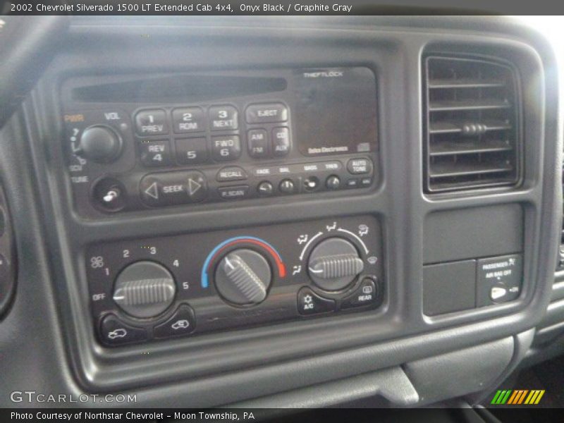 Onyx Black / Graphite Gray 2002 Chevrolet Silverado 1500 LT Extended Cab 4x4