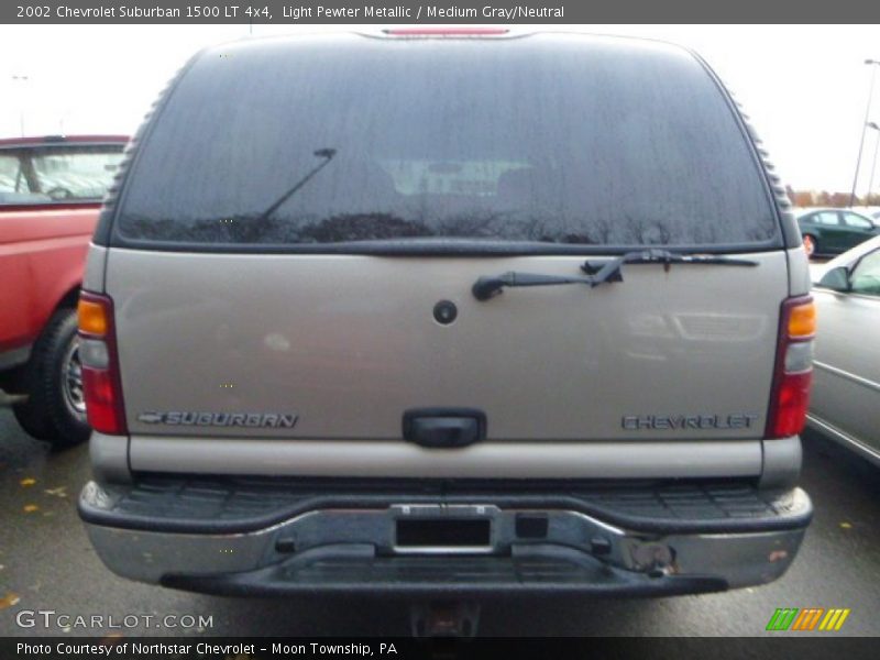 Light Pewter Metallic / Medium Gray/Neutral 2002 Chevrolet Suburban 1500 LT 4x4