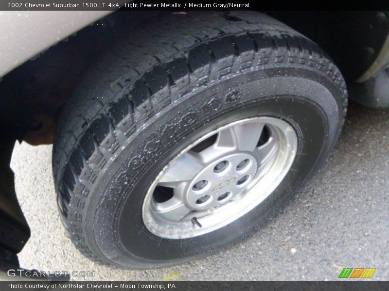 Light Pewter Metallic / Medium Gray/Neutral 2002 Chevrolet Suburban 1500 LT 4x4
