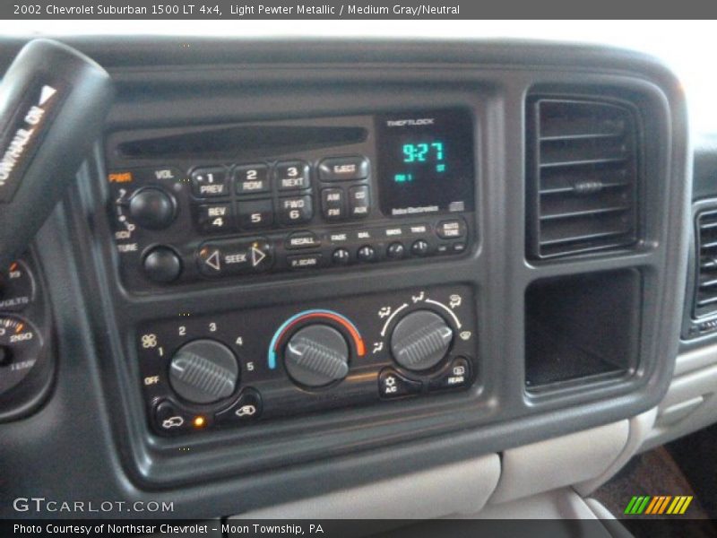 Light Pewter Metallic / Medium Gray/Neutral 2002 Chevrolet Suburban 1500 LT 4x4