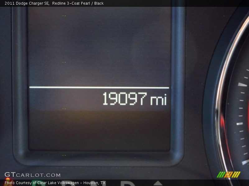 Redline 3-Coat Pearl / Black 2011 Dodge Charger SE