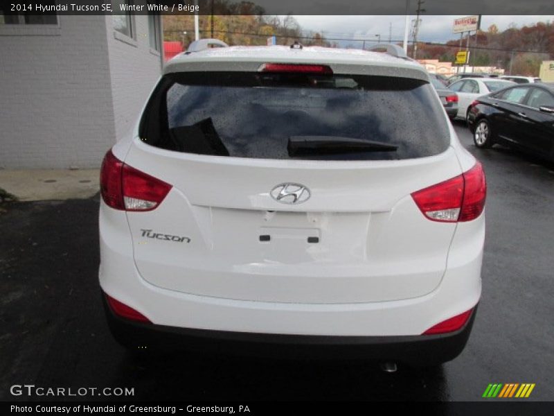Winter White / Beige 2014 Hyundai Tucson SE