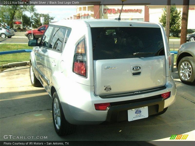 Bright Silver / Black Soul Logo Cloth 2011 Kia Soul +