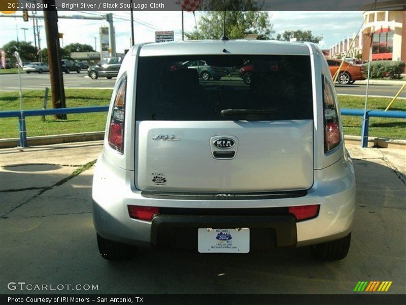 Bright Silver / Black Soul Logo Cloth 2011 Kia Soul +