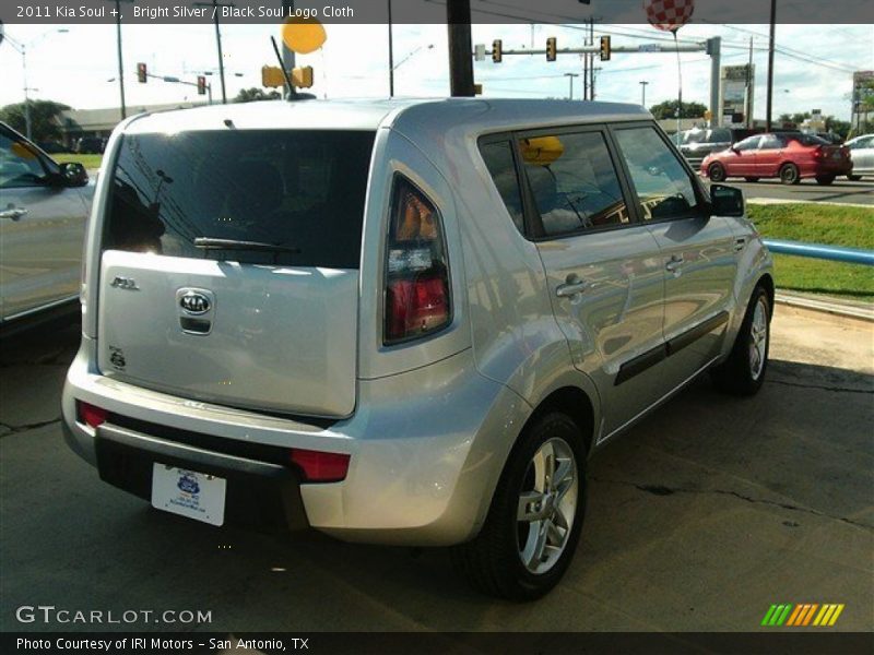 Bright Silver / Black Soul Logo Cloth 2011 Kia Soul +