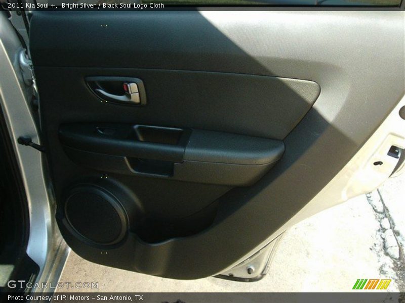 Bright Silver / Black Soul Logo Cloth 2011 Kia Soul +