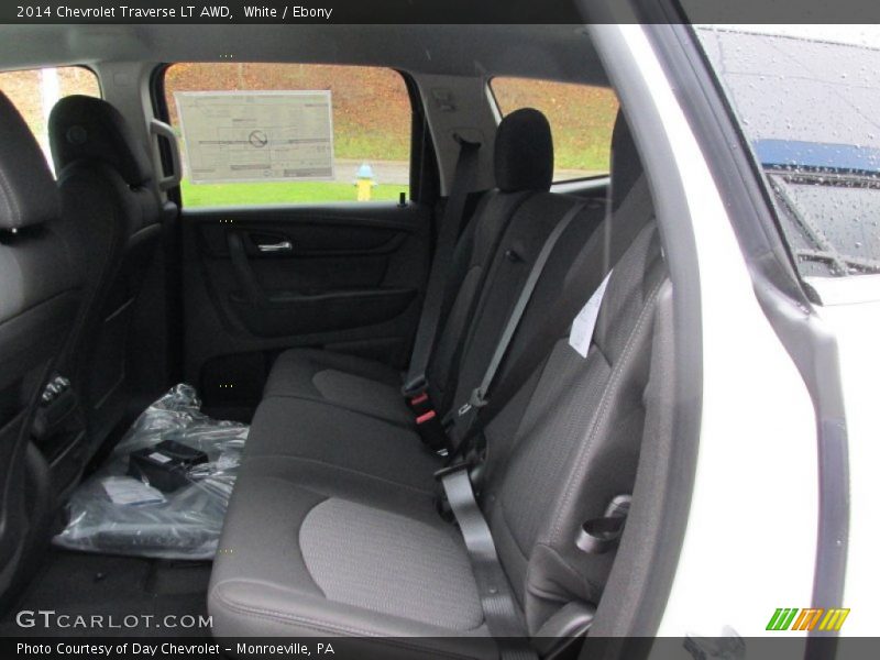 White / Ebony 2014 Chevrolet Traverse LT AWD