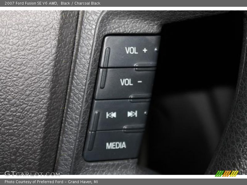 Black / Charcoal Black 2007 Ford Fusion SE V6 AWD