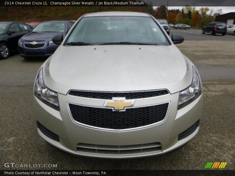 Champagne Silver Metallic / Jet Black/Medium Titanium 2014 Chevrolet Cruze LS