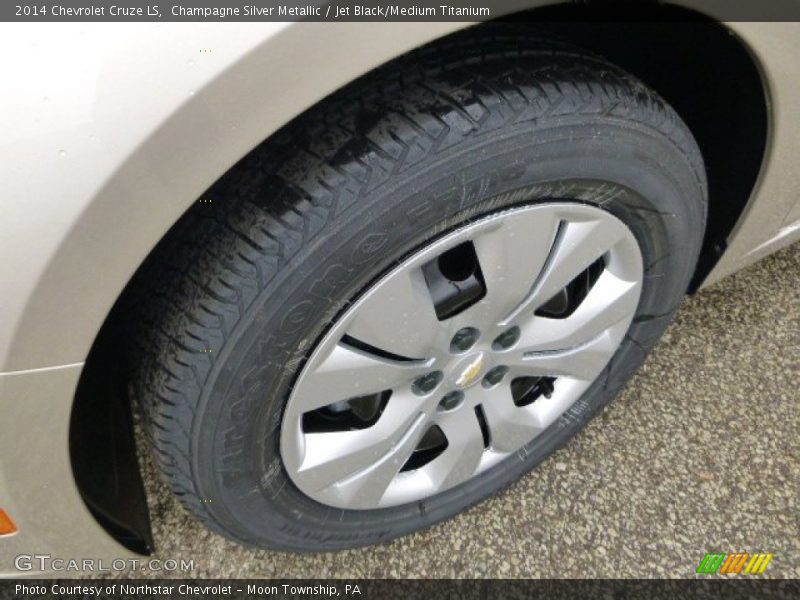 Champagne Silver Metallic / Jet Black/Medium Titanium 2014 Chevrolet Cruze LS