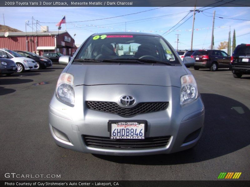 Meteorite Metallic / Dark Charcoal 2009 Toyota Yaris 3 Door Liftback