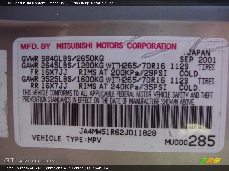 Sudan Beige Metallic / Tan 2002 Mitsubishi Montero Limited 4x4