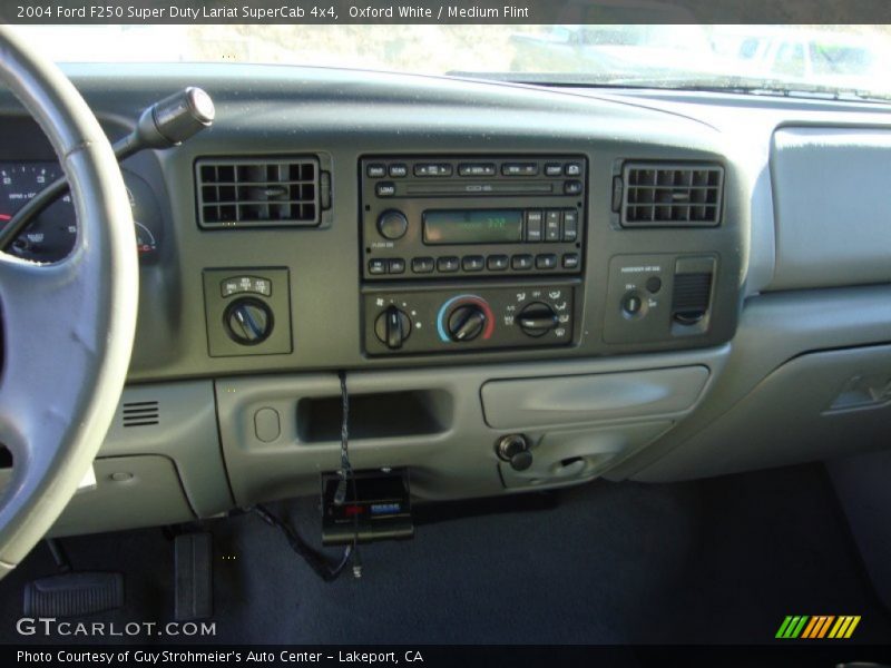 Oxford White / Medium Flint 2004 Ford F250 Super Duty Lariat SuperCab 4x4