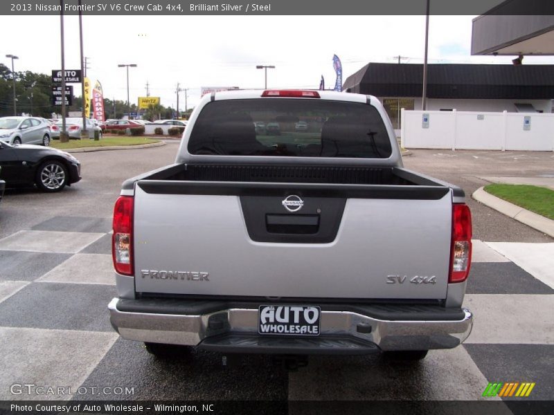 Brilliant Silver / Steel 2013 Nissan Frontier SV V6 Crew Cab 4x4