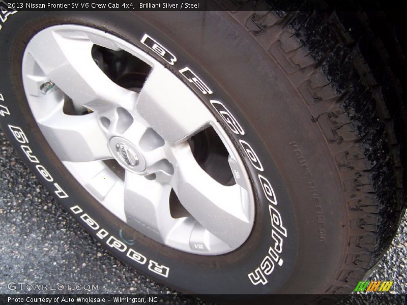 Brilliant Silver / Steel 2013 Nissan Frontier SV V6 Crew Cab 4x4
