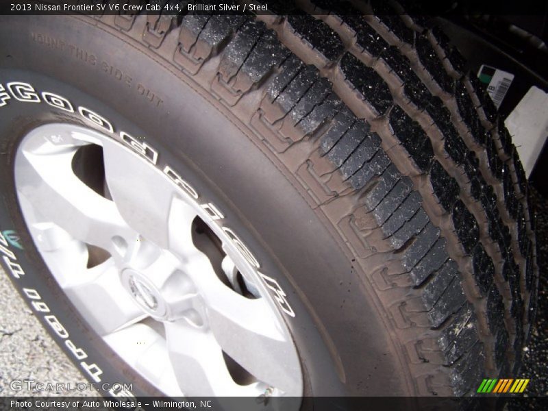Brilliant Silver / Steel 2013 Nissan Frontier SV V6 Crew Cab 4x4