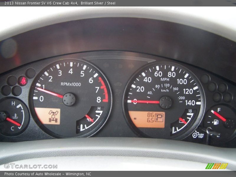Brilliant Silver / Steel 2013 Nissan Frontier SV V6 Crew Cab 4x4