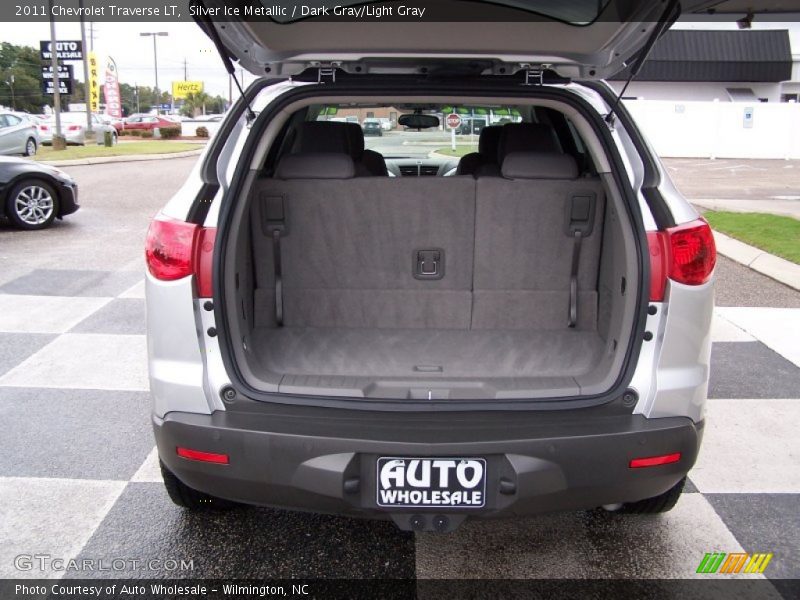 Silver Ice Metallic / Dark Gray/Light Gray 2011 Chevrolet Traverse LT