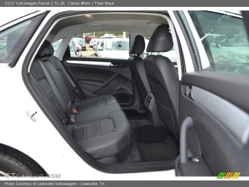 Candy White / Titan Black 2013 Volkswagen Passat 2.5L SE