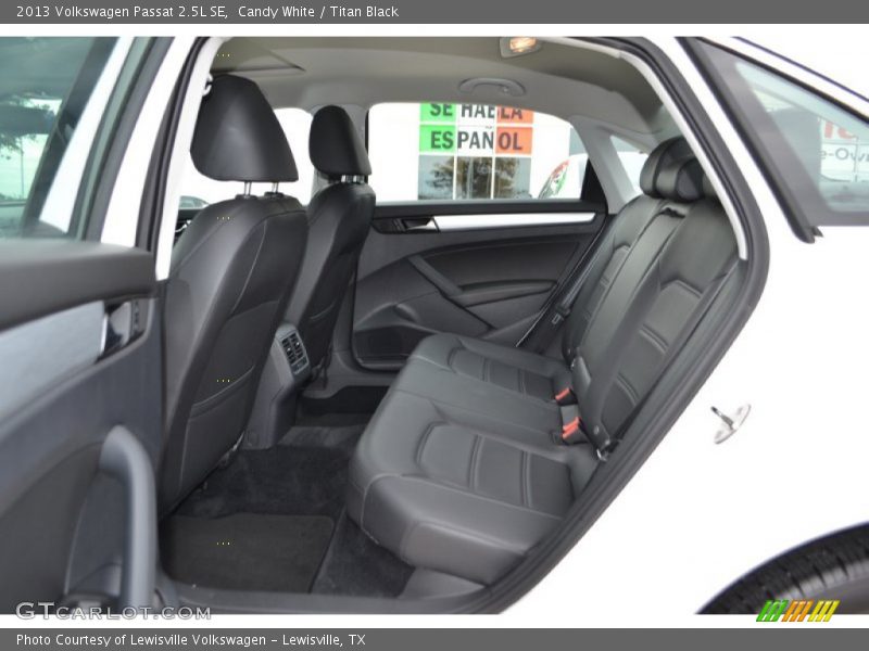 Candy White / Titan Black 2013 Volkswagen Passat 2.5L SE