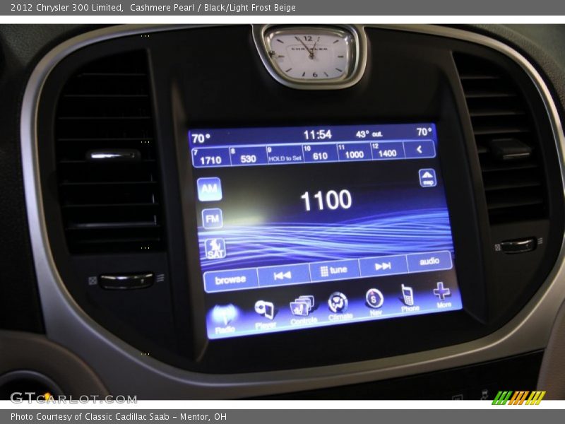 Cashmere Pearl / Black/Light Frost Beige 2012 Chrysler 300 Limited