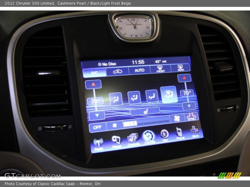 Cashmere Pearl / Black/Light Frost Beige 2012 Chrysler 300 Limited