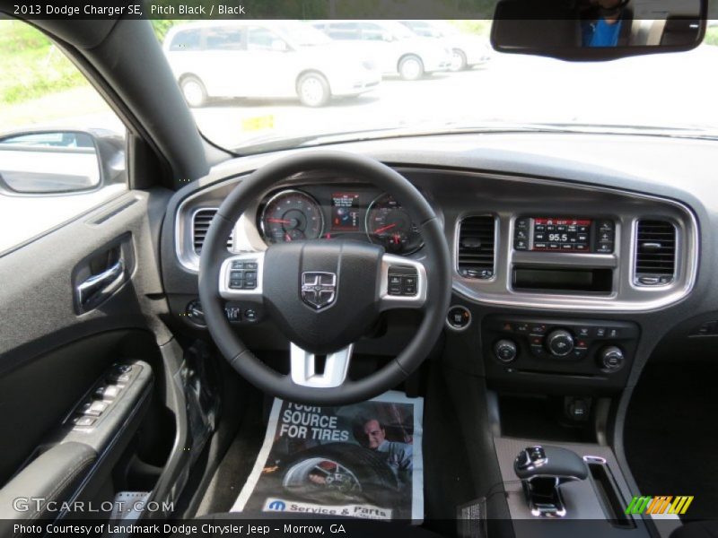 Pitch Black / Black 2013 Dodge Charger SE