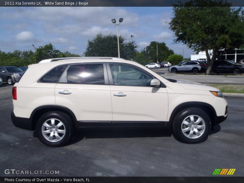 White Sand Beige / Beige 2011 Kia Sorento LX